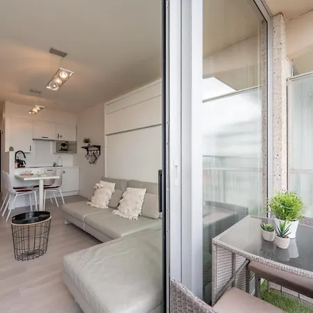 Stylish Near The Apartment *